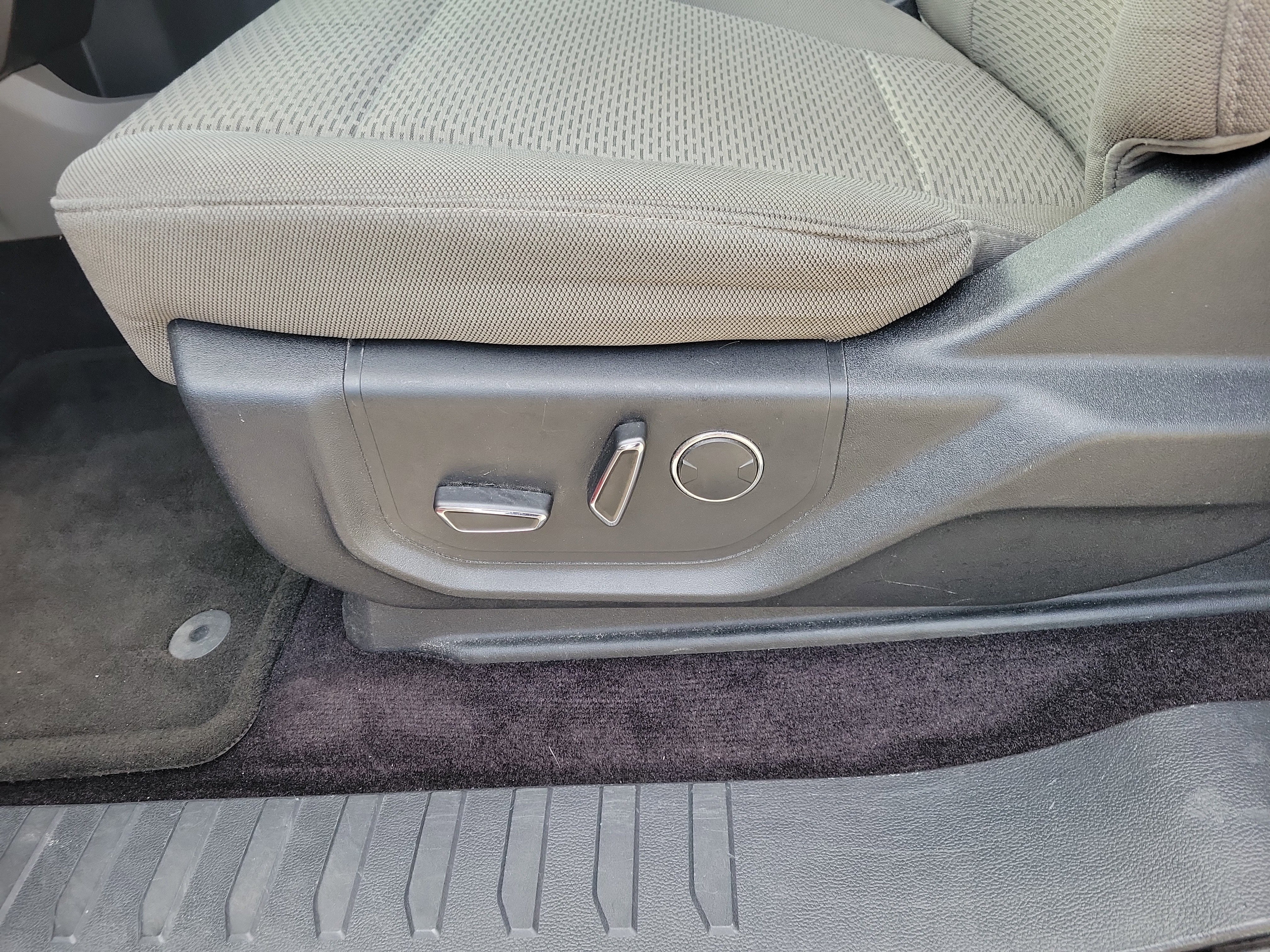 Used 2017 Ford F150 XLT w/ Equipment Group 302A Luxury image 14