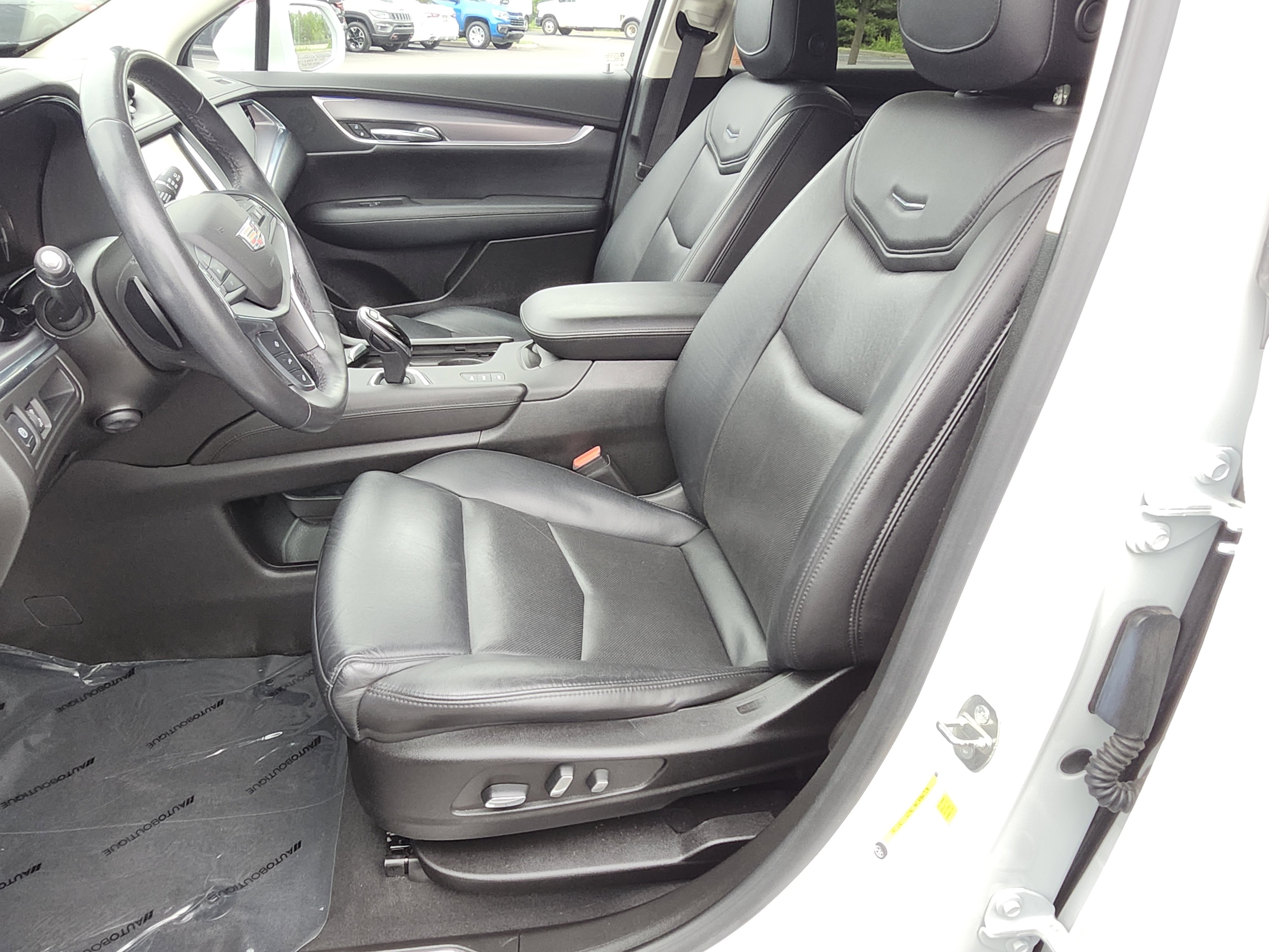 Used 2018 Cadillac XT5 Premium Luxury AWD/4WD image 26