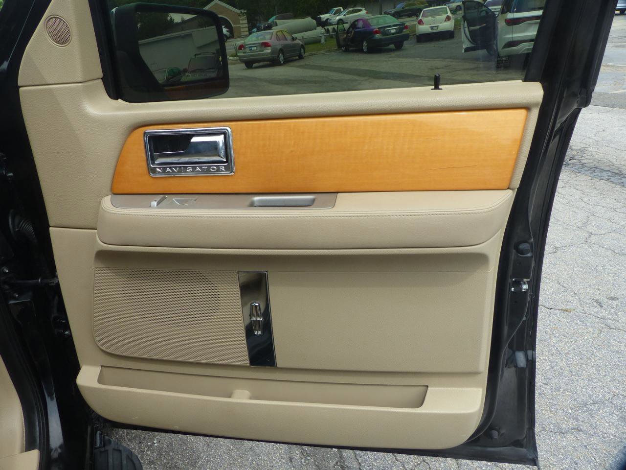 Used 2008 Lincoln Navigator 2WD image 12