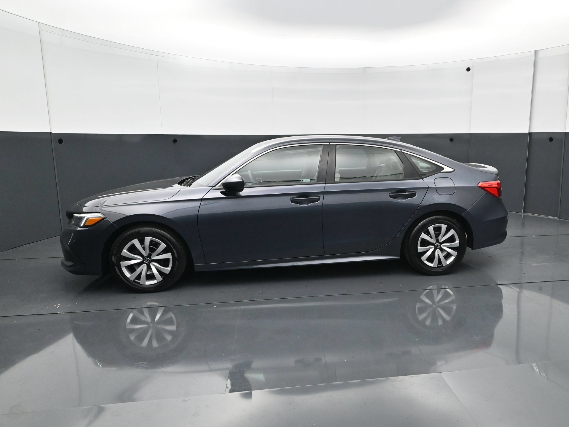 Used 2024 Honda Civic LX image 3