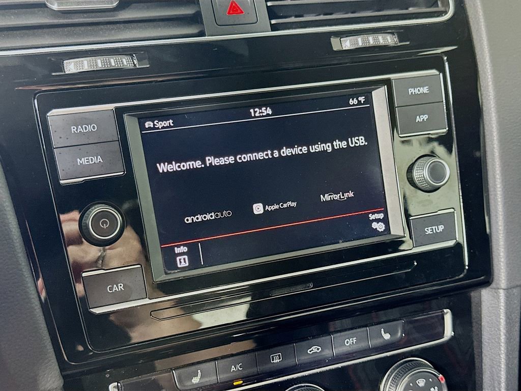 Used 2019 Volkswagen GTI SE image 24