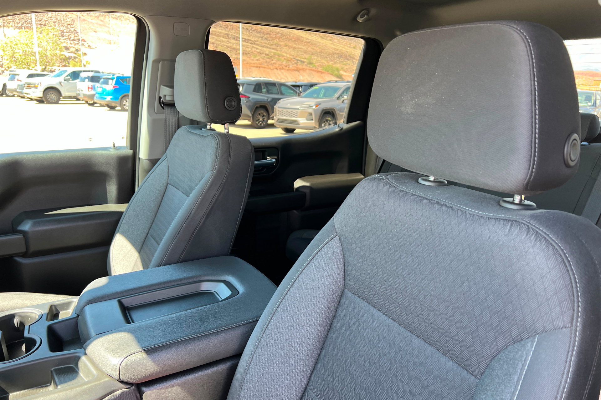 Used 2022 Chevrolet Silverado 1500 Custom AWD/4WD image 17