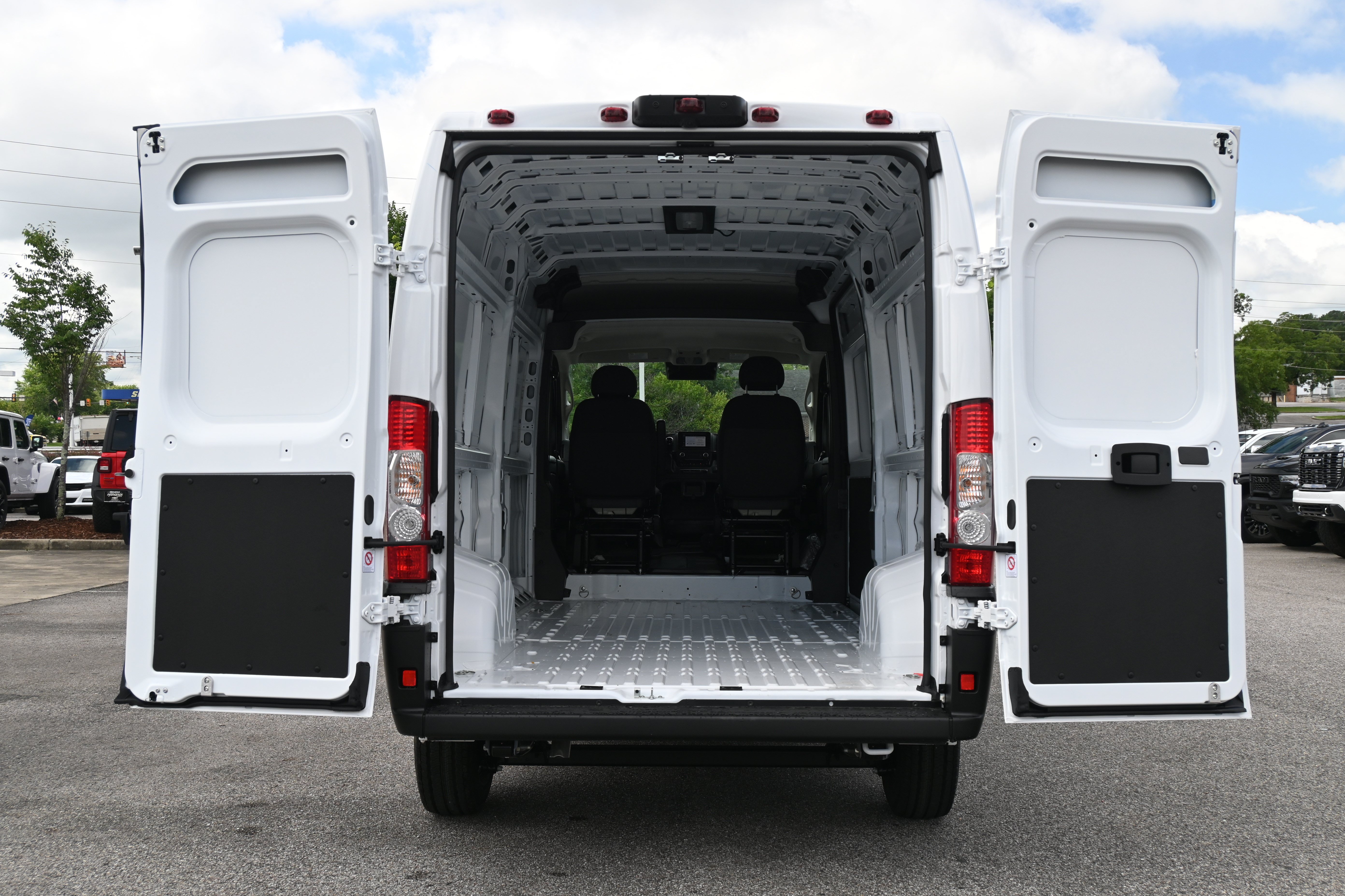 New 2026 RAM ProMaster 2500 w/ Convenience Group FWD image 26