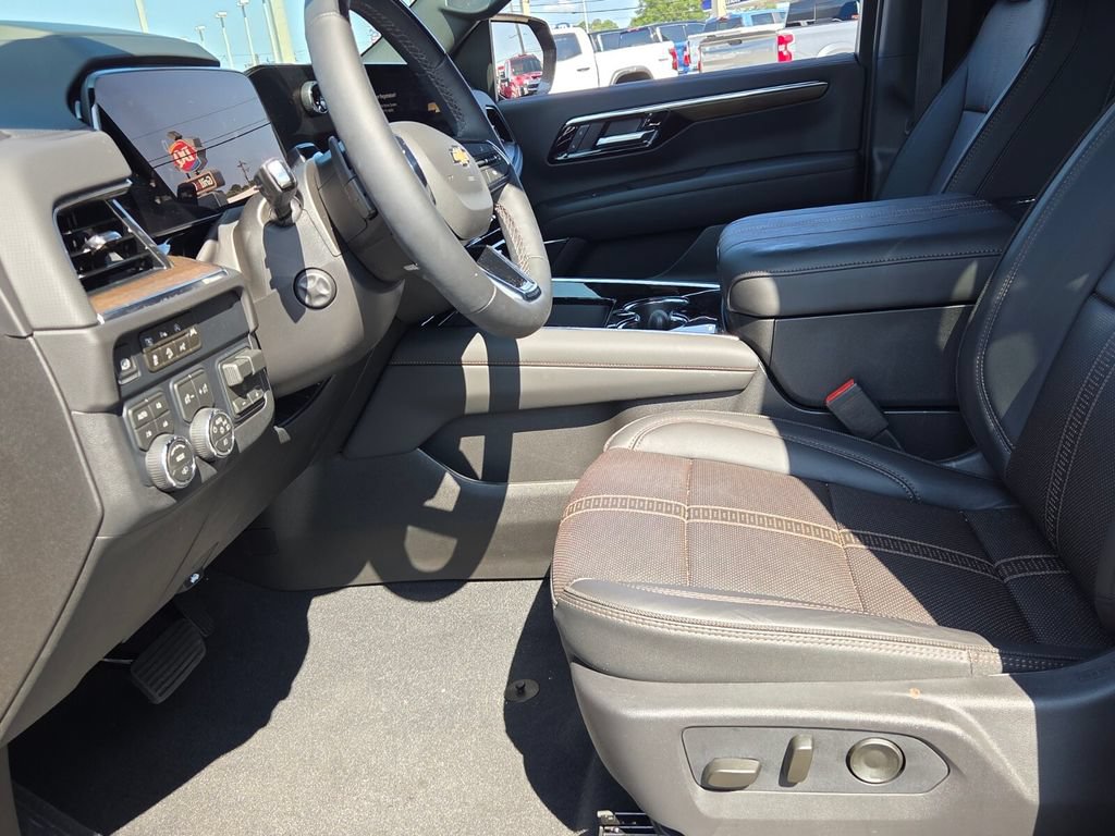 New 2026 Chevrolet Suburban High Country AWD/4WD image 10