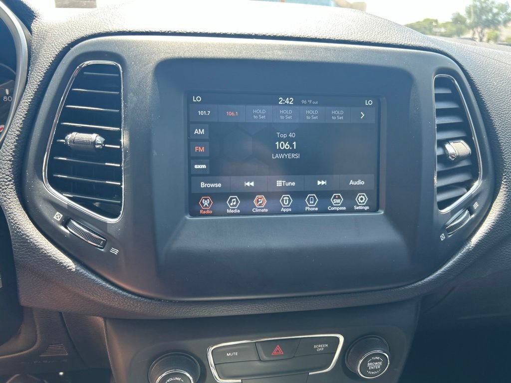 Used 2019 Jeep Compass Latitude FWD image 9