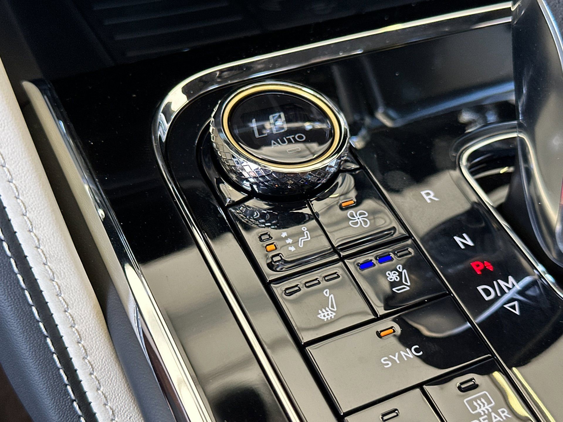 New 2025 Bentley Flying Spur Plug-In Hybrid image 23