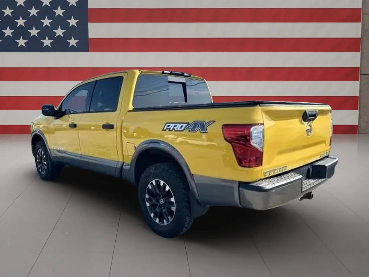 Used 2018 Nissan Titan PRO-4X AWD/4WD image 6