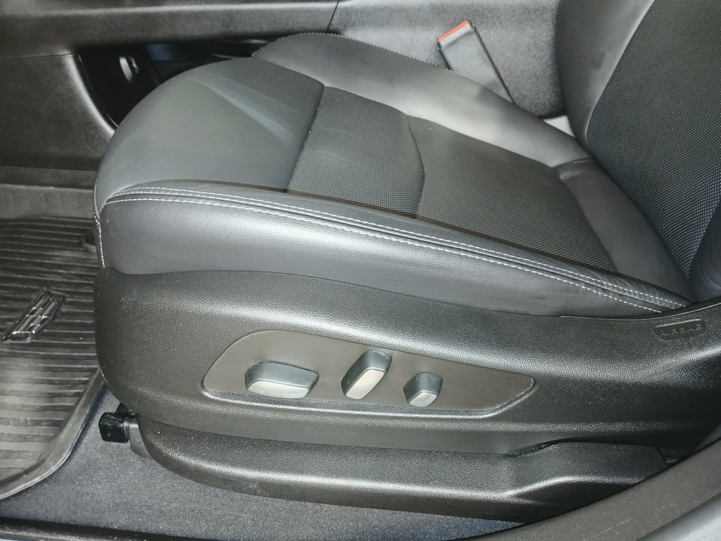 Certified 2022 Cadillac XT5 Premium Luxury AWD/4WD image 17