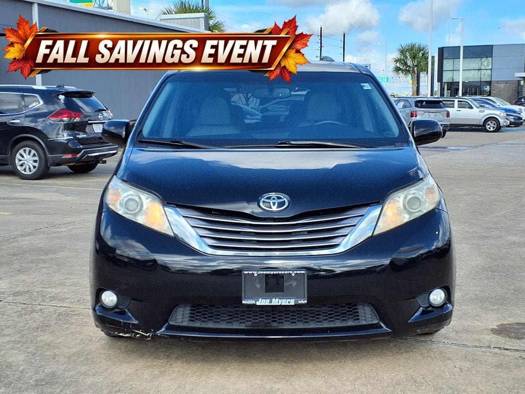 Used 2017 Toyota Sienna XLE Premium FWD image 7