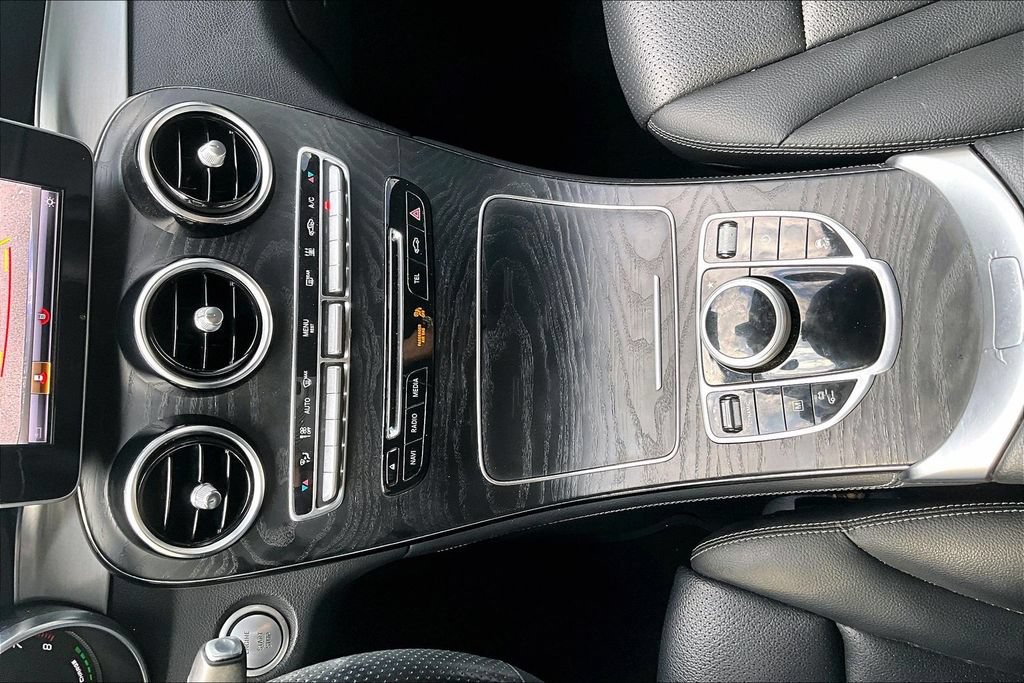 Used 2019 Mercedes-Benz GLC 350e 4MATIC w/ Premium Package image 30