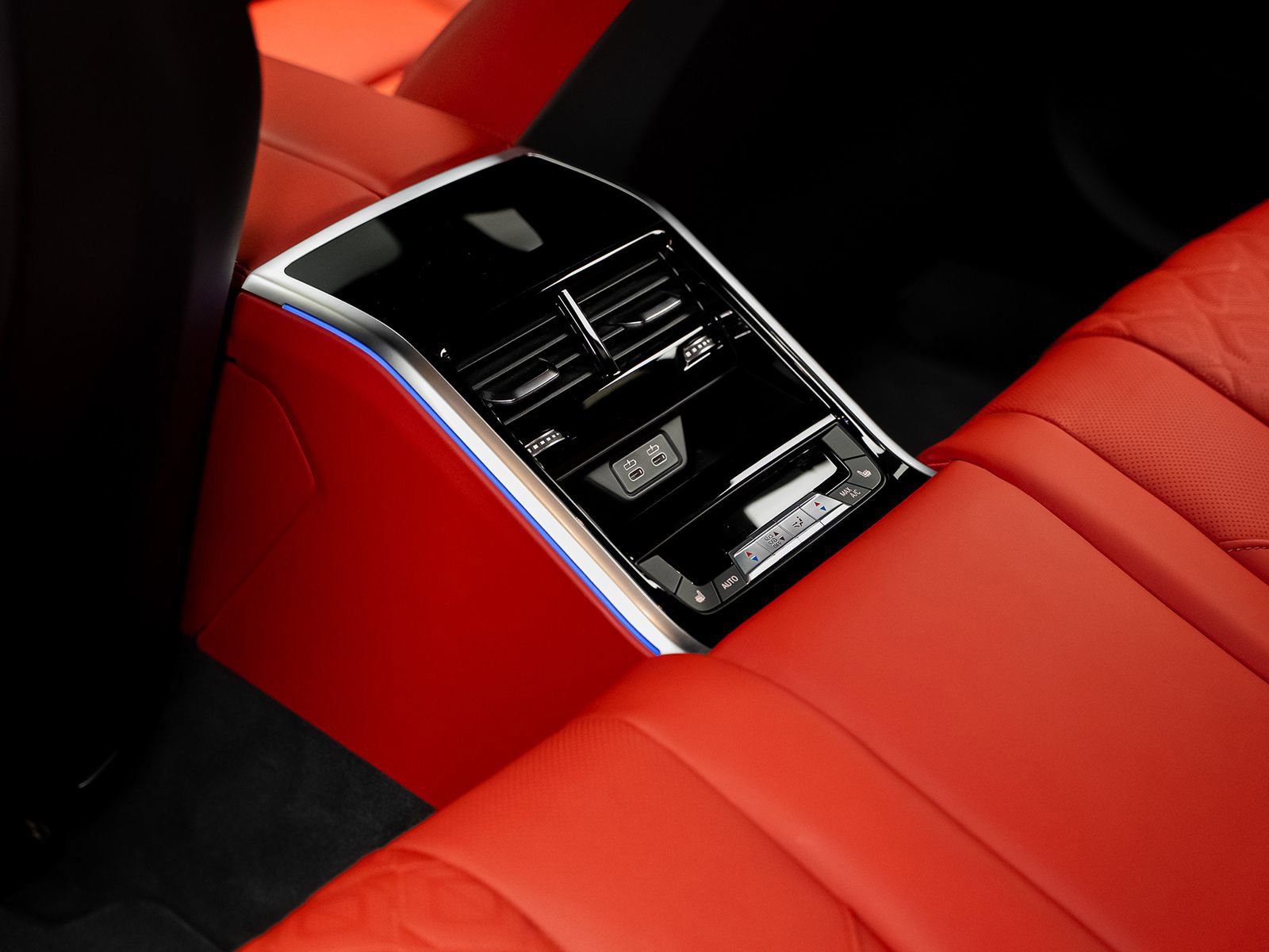 Used 2024 BMW M8 Gran Coupe xDrive Competition w/ M Carbon Exterior Package AWD/4WD image 43
