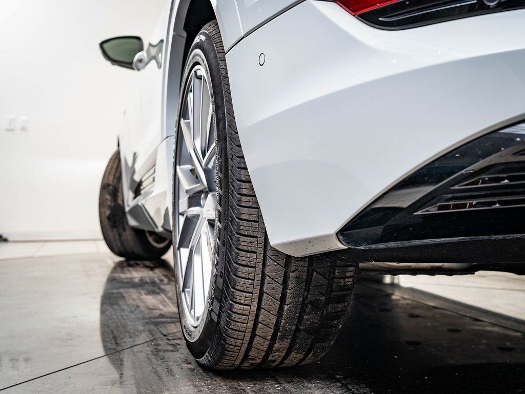 Used 2021 Audi e-tron Prestige w/ Prestige Package image 41