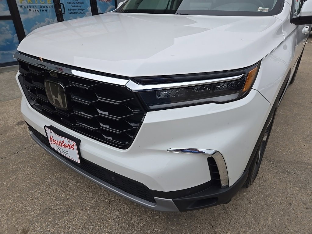 Used 2023 Honda Pilot Elite image 18