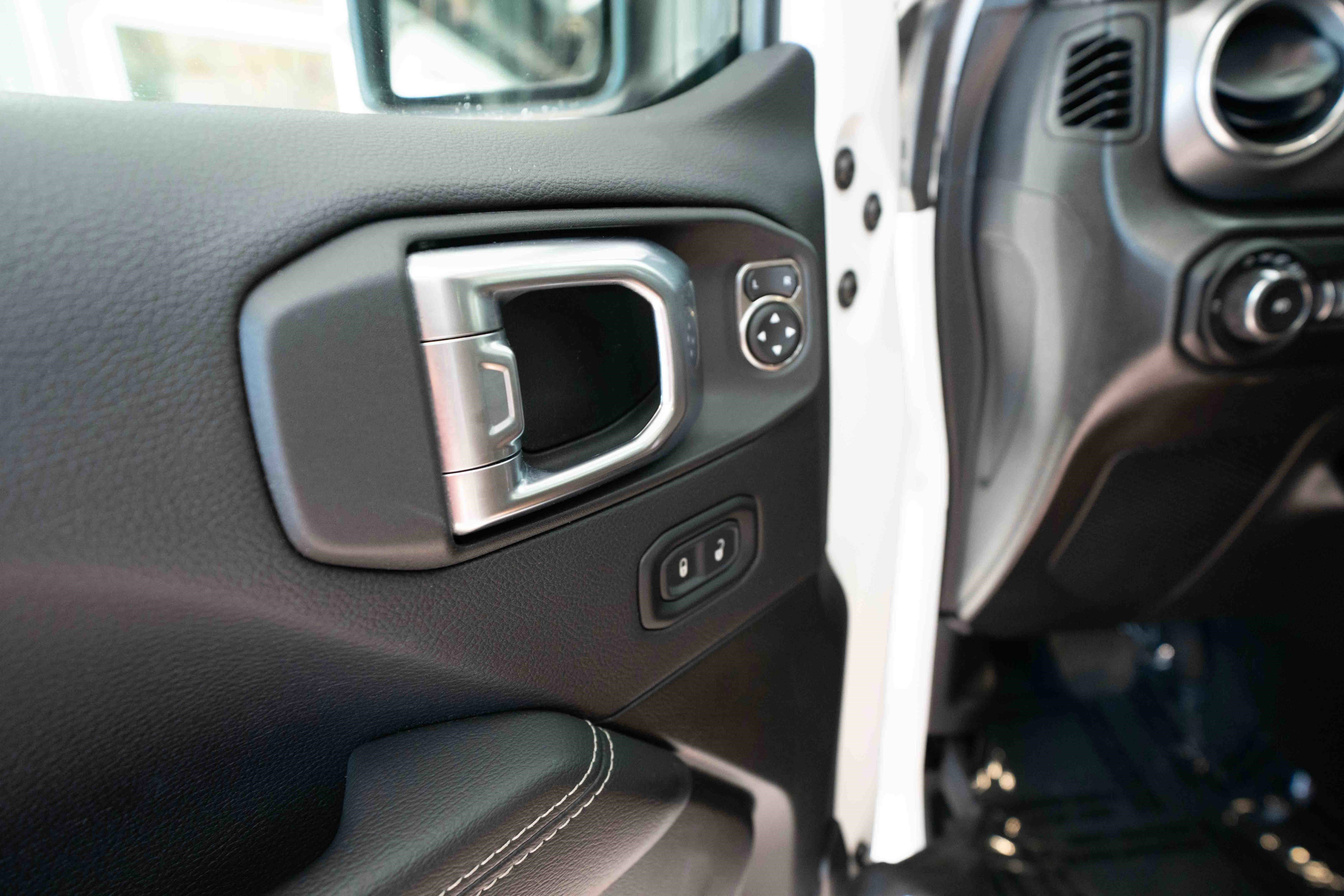 Used 2022 Jeep Wrangler Unlimited Rubicon w/ Xtreme Recon 35" Tire Package image 7