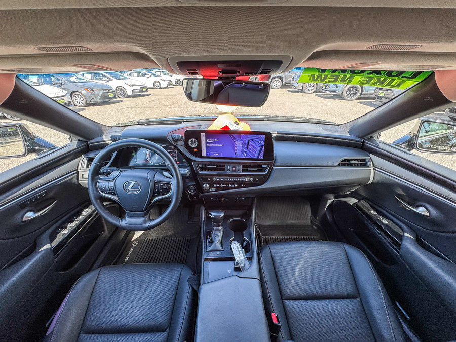 Used 2024 Lexus ES 300h w/ Premium Package FWD image 12