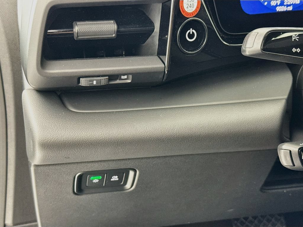 Certified 2025 Porsche Macan Electric RWD image 14