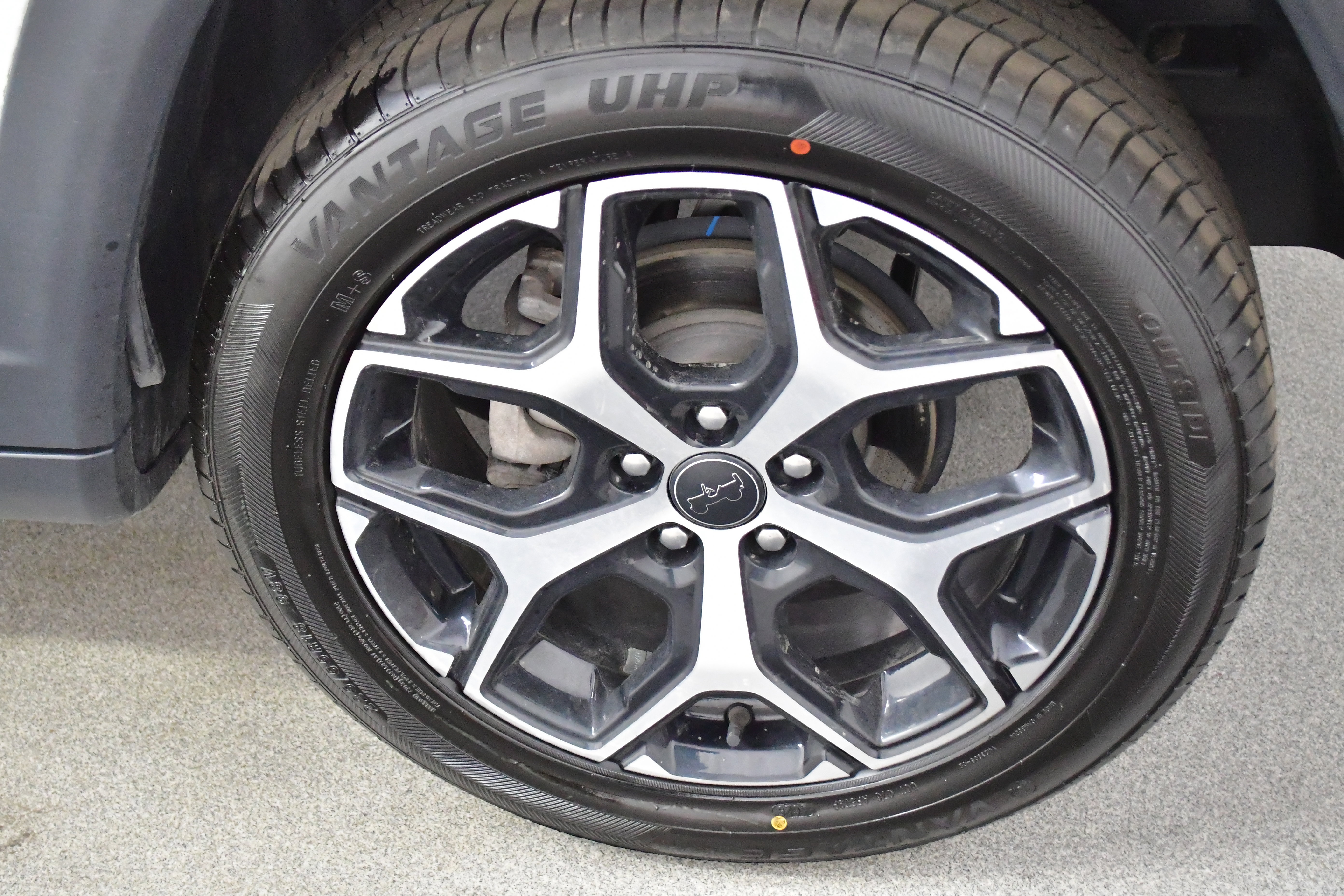 Used 2025 Jeep Compass Limited image 37
