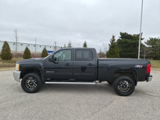 Used 2010 Chevrolet Silverado 2500 LT w/ Interior Plus Package AWD/4WD image 8