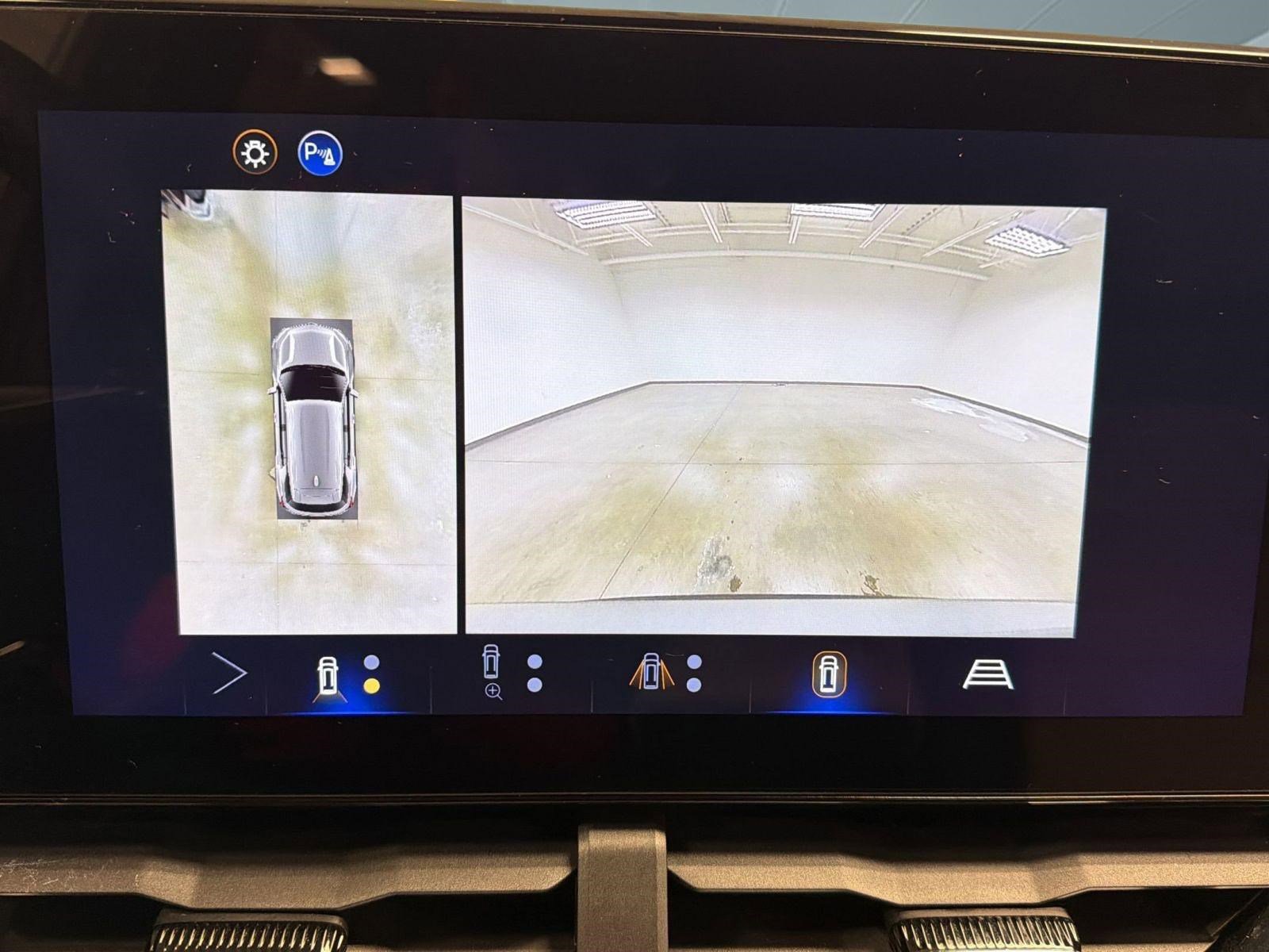Used 2026 Chevrolet Equinox ACTIV w/ Convenience Package III FWD image 24