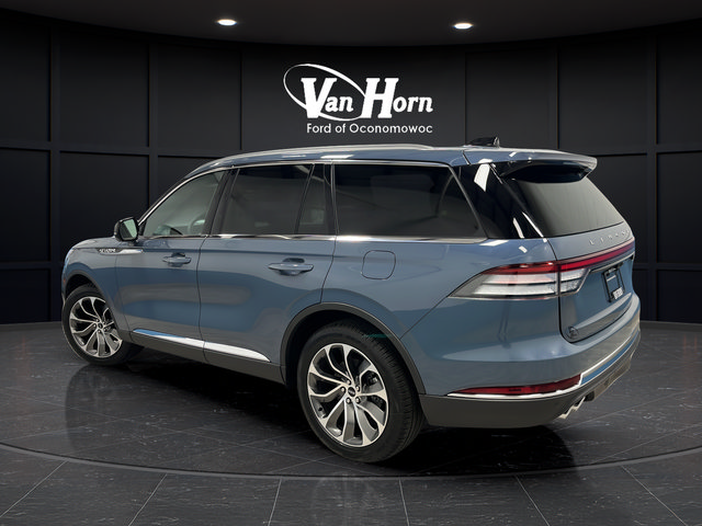 Used 2025 Lincoln Aviator Reserve AWD/4WD image 5