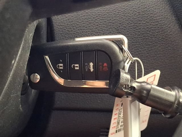 Used 2025 Toyota Corolla LE FWD image 27