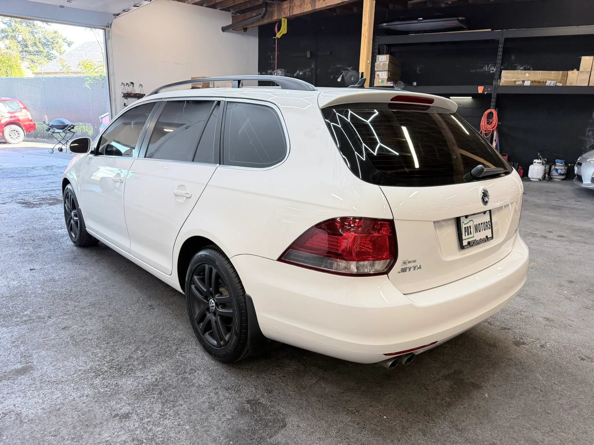 Used 2011 Volkswagen Jetta TDI FWD image 5