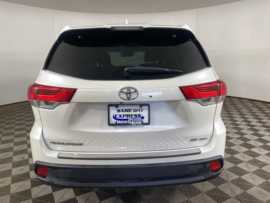 Used 2018 Toyota Highlander SE AWD/4WD image 6