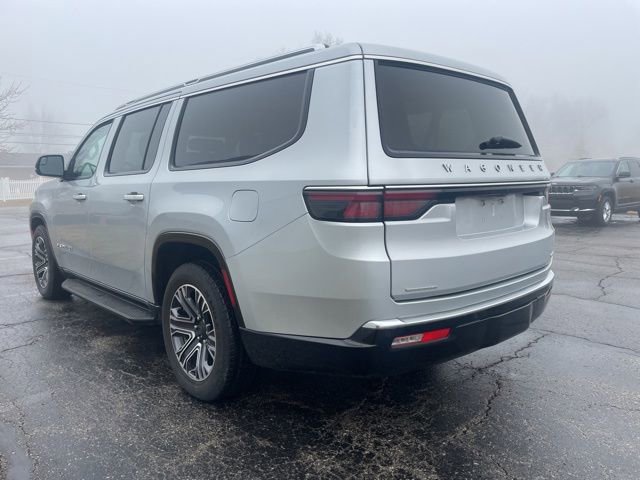 Used 2023 Jeep Wagoneer L Series II image 2