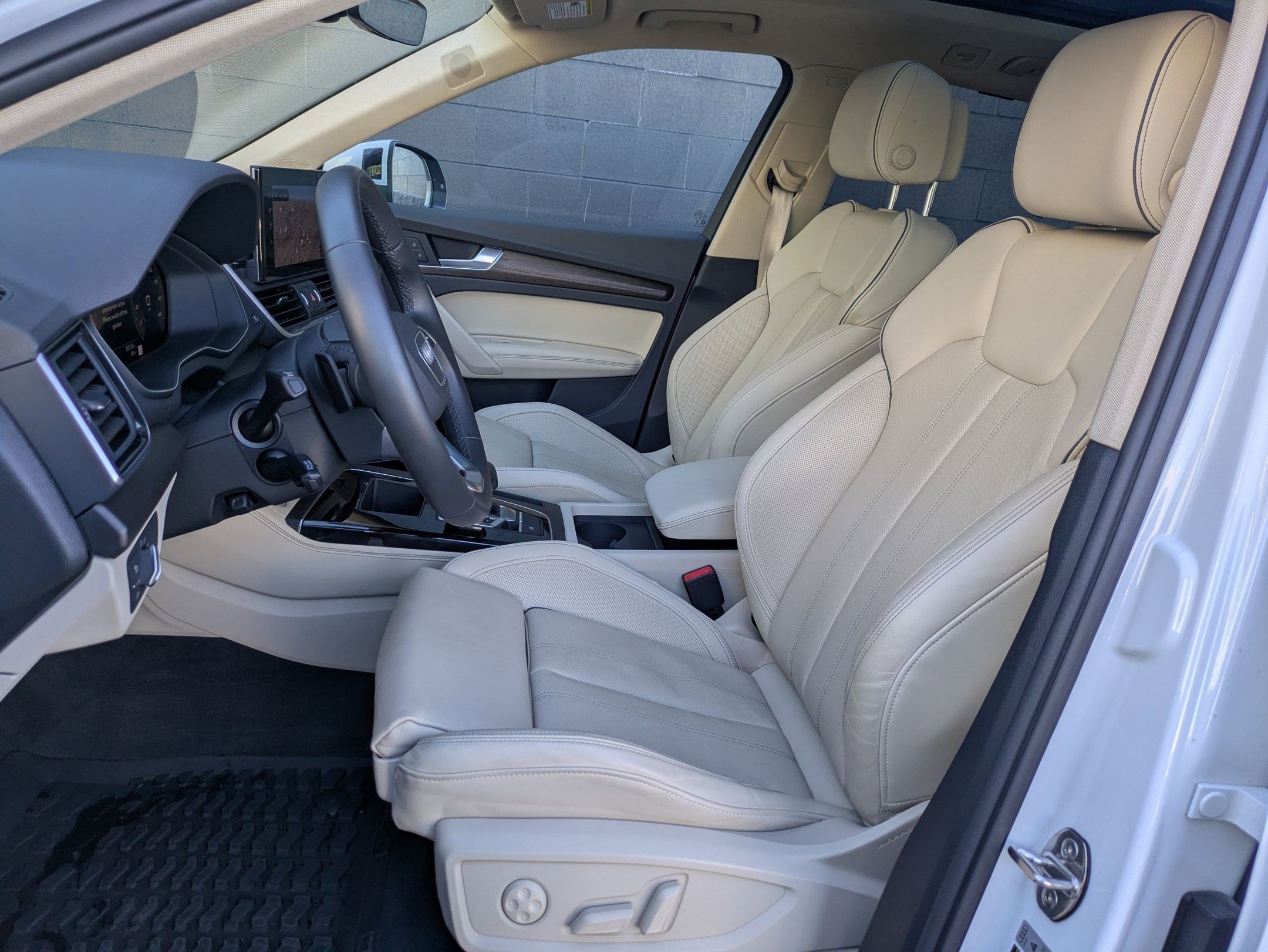 Used 2025 Audi Q5 2.0T Premium Plus w/ Premium Plus Package image 23