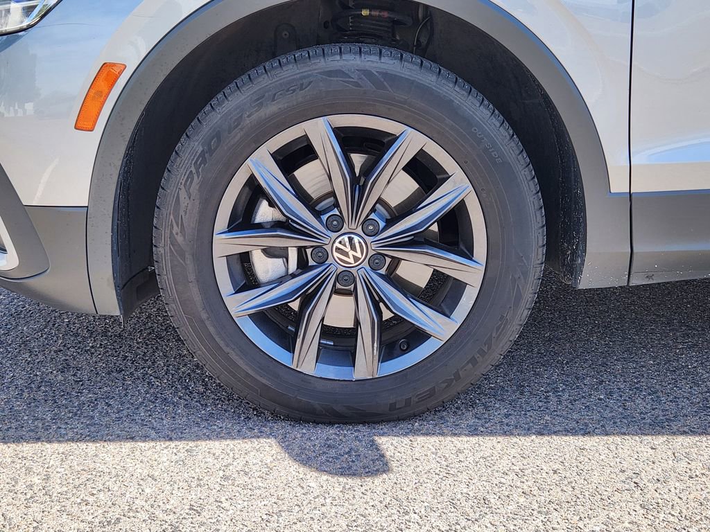 Used 2022 Volkswagen Tiguan SE AWD/4WD image 8