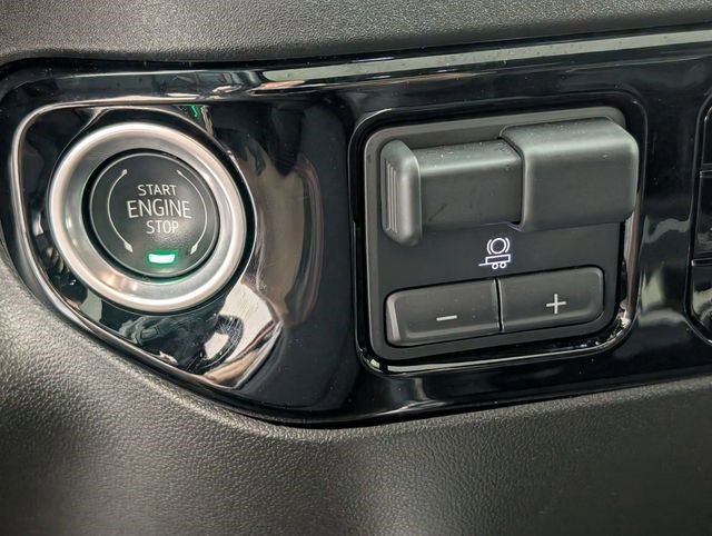 Certified 2024 Chevrolet Silverado 2500 High Country w/ Technology Package image 28