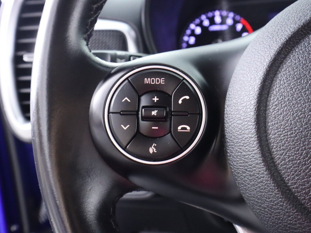 Used 2020 Kia Soul GT-Line FWD image 12