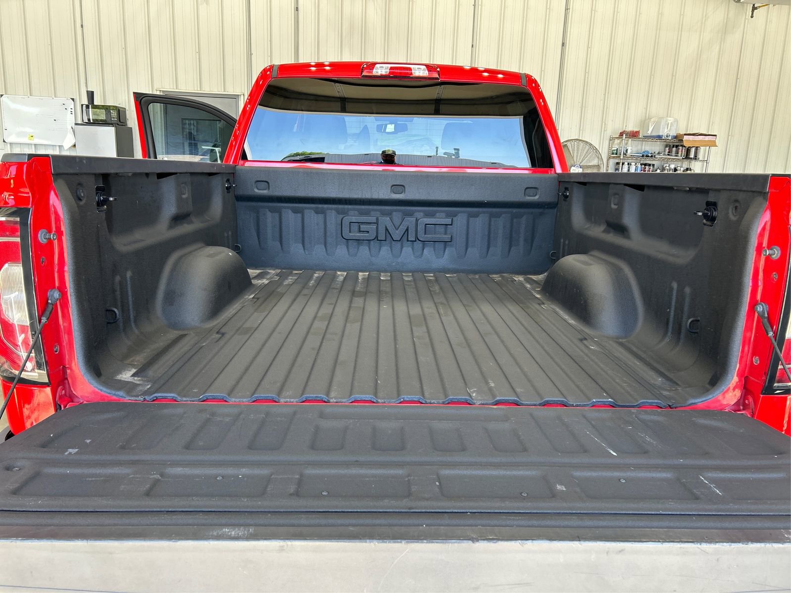 Used 2018 GMC Sierra 1500 SLT w/ SLT Premium Package AWD/4WD image 22