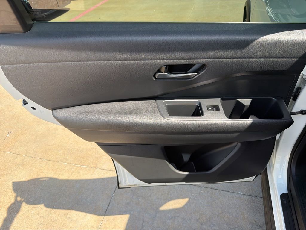 Used 2024 Nissan Pathfinder SV FWD image 14