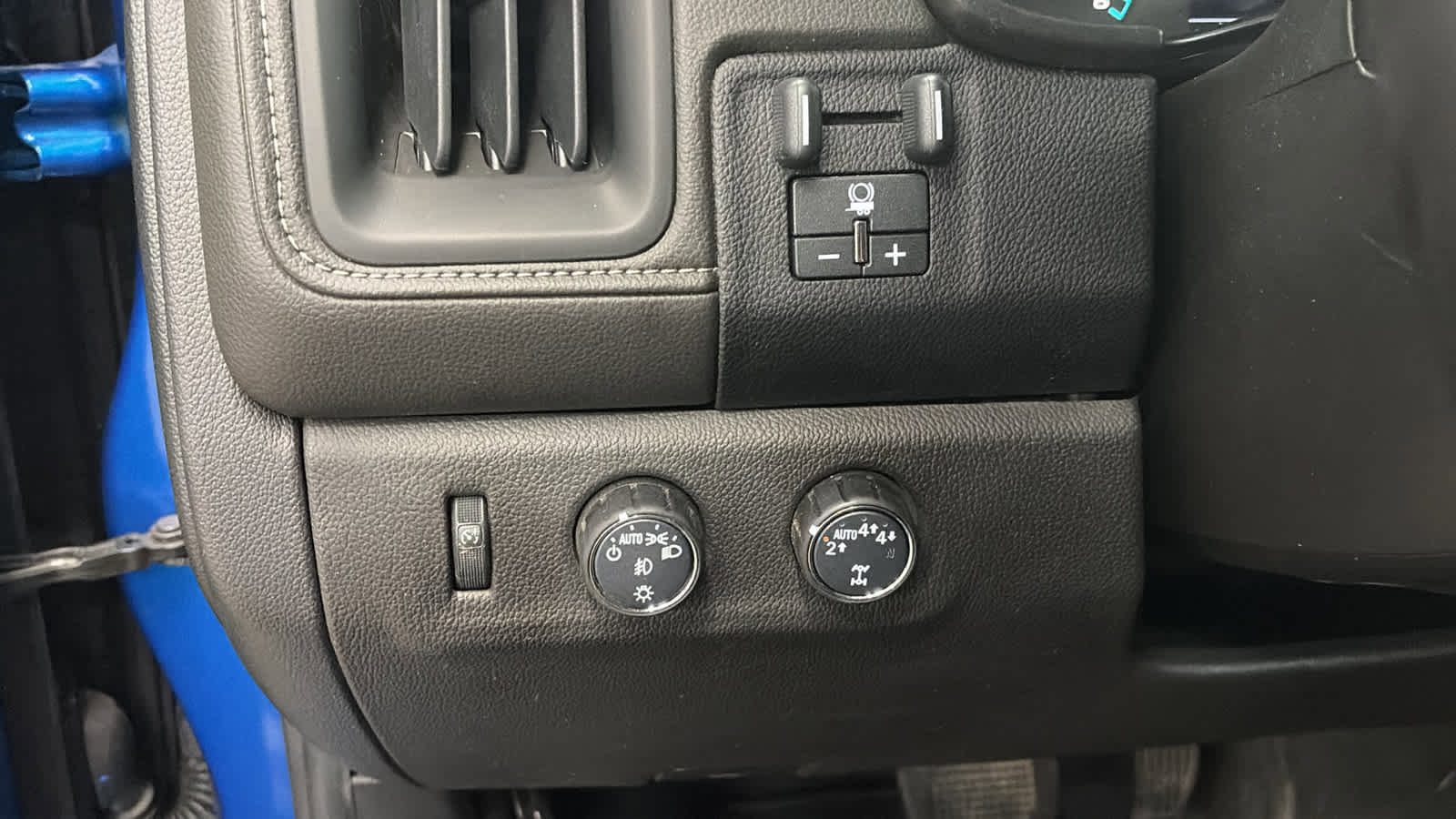 Certified 2022 GMC Canyon Elevation w/ Elevation Premium Package image 9