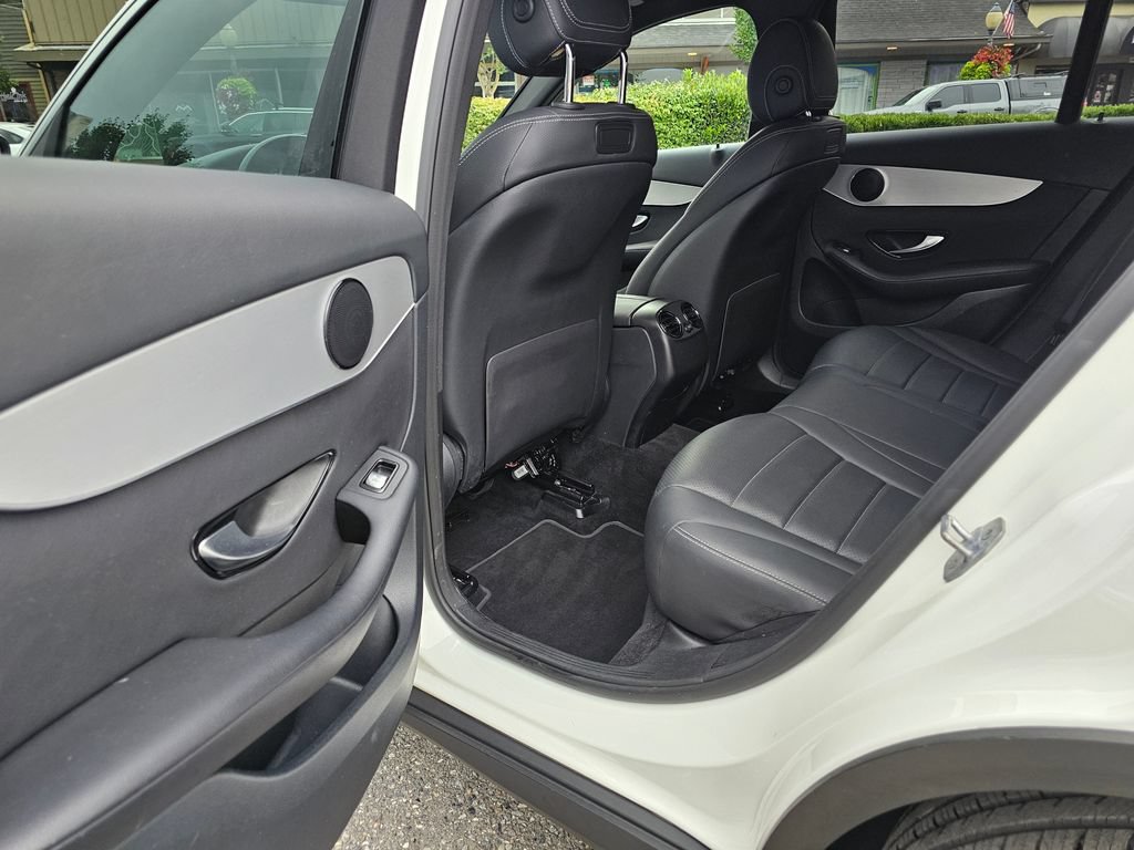 Used 2019 Mercedes-Benz GLC 300 4MATIC image 18