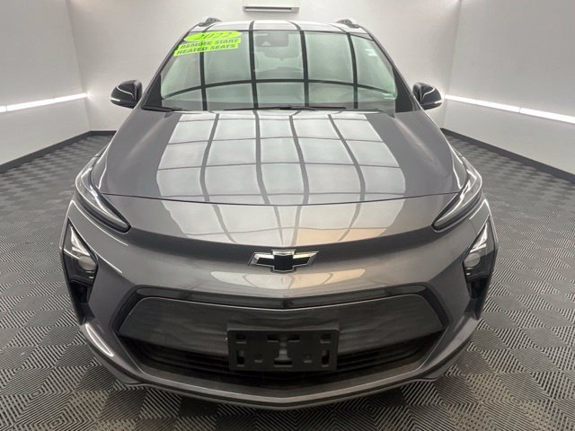 Used 2022 Chevrolet Bolt EUV LT w/ Comfort Package FWD image 2