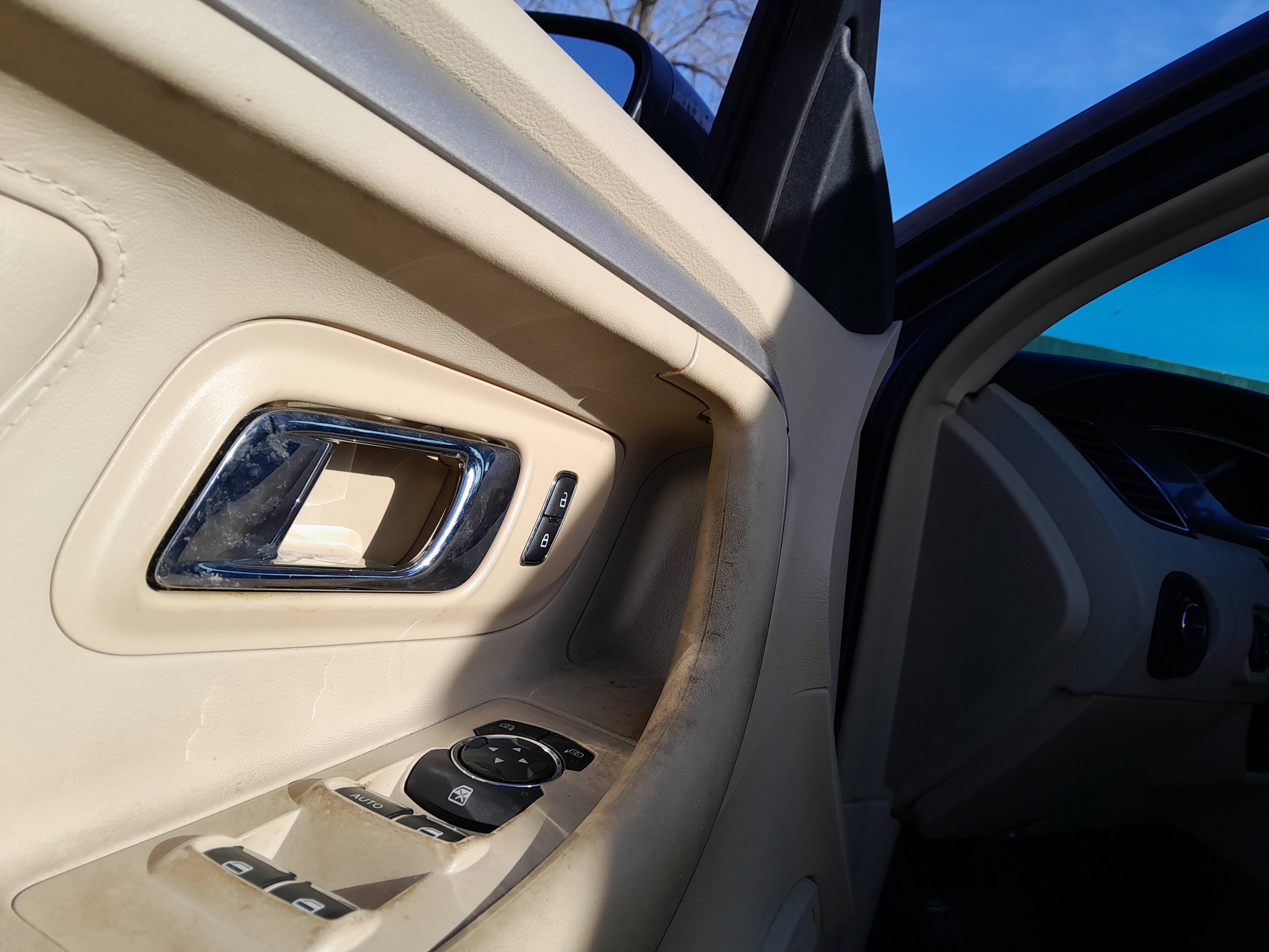 Used 2015 Ford Taurus SEL w/ Equipment Group 201A image 10