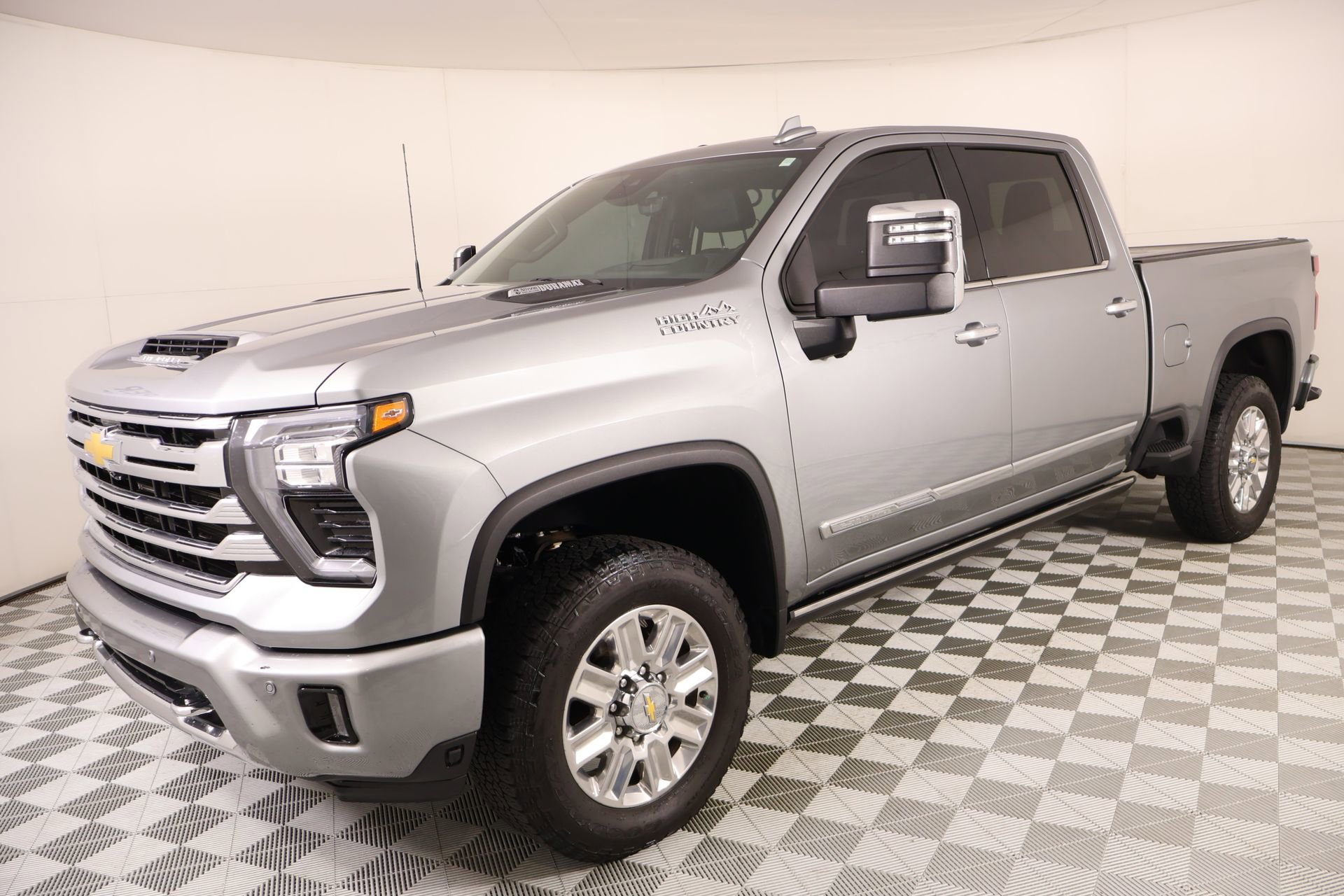 Used 2025 Chevrolet Silverado 2500 High Country w/ High Country Premium Package AWD/4WD image 10