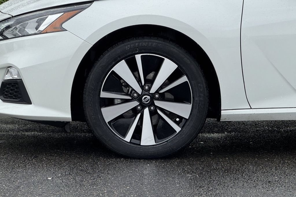 Used 2022 Nissan Altima 2.5 SV AWD/4WD image 25
