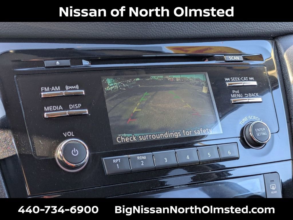 Used 2017 Nissan Rogue SV AWD/4WD image 17