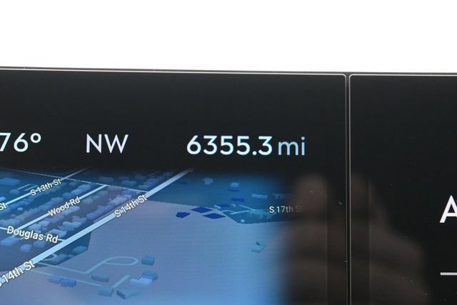 Used 2025 Lincoln Navigator Reserve AWD/4WD image 11