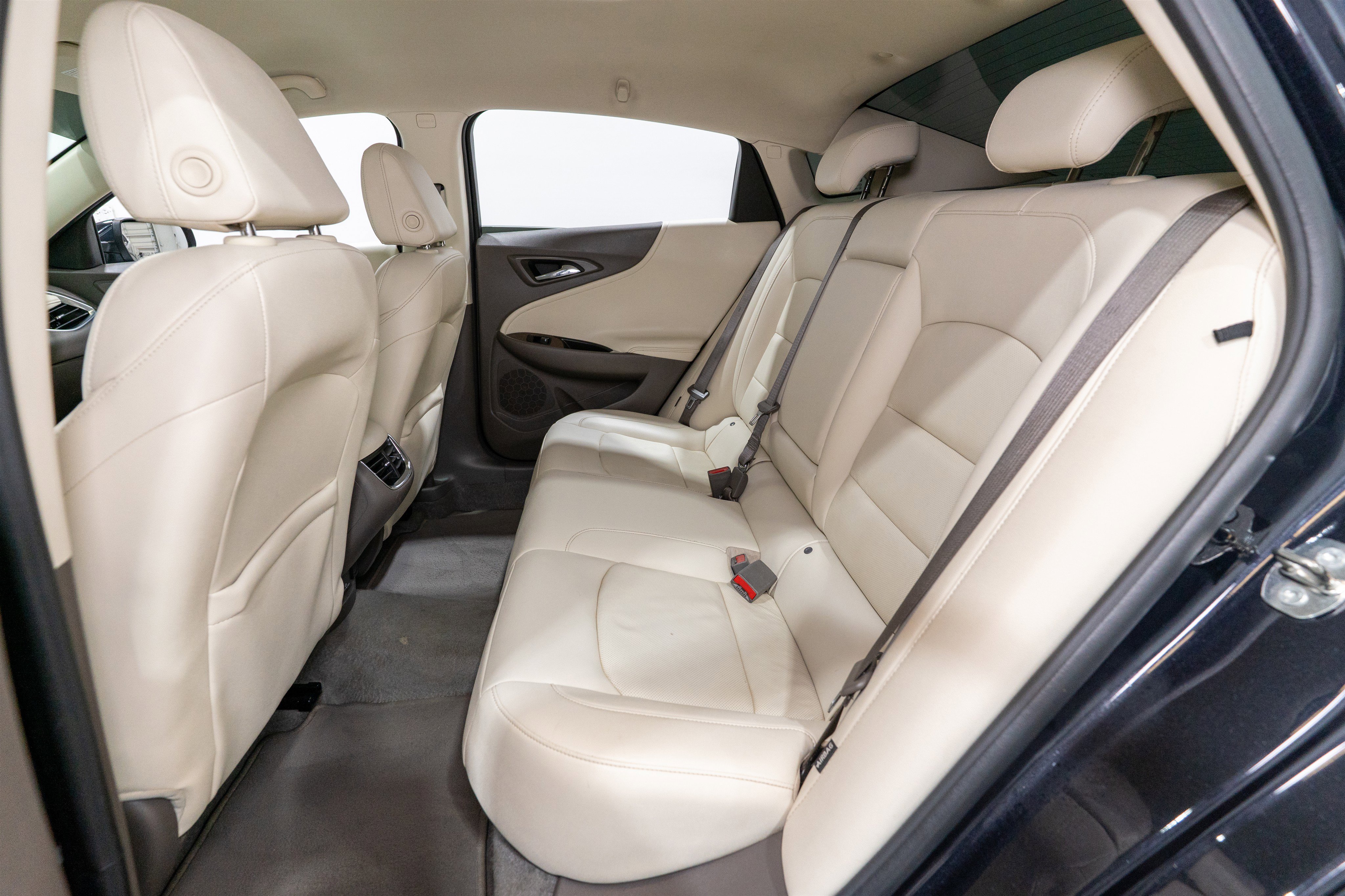 Used 2023 Chevrolet Malibu LT FWD image 31