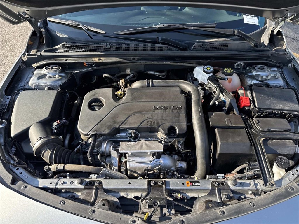 Used 2024 Chevrolet Malibu LT image 3