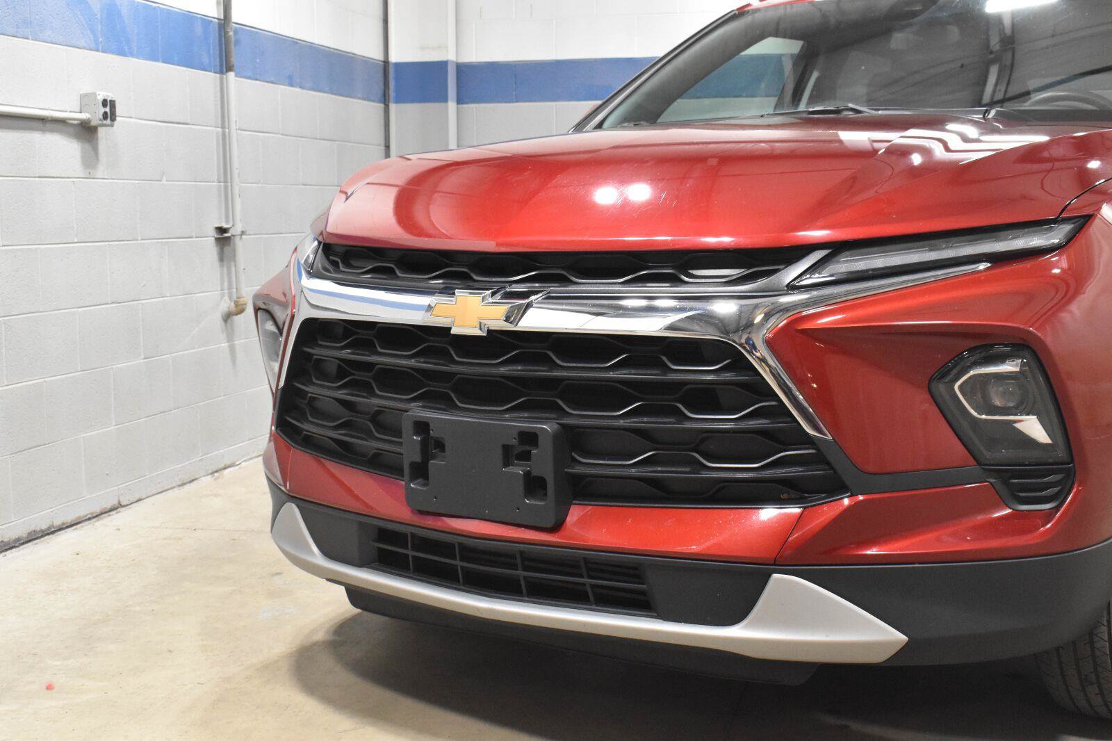 Used 2025 Chevrolet Blazer LT AWD/4WD image 32