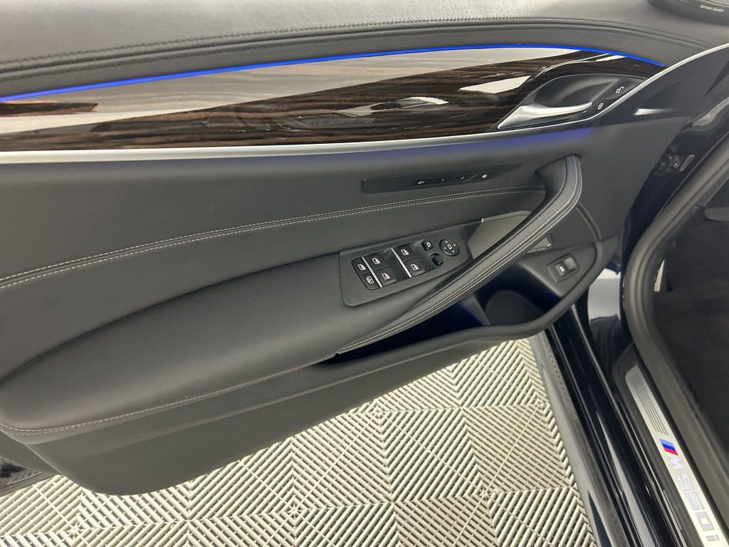 Used 2022 BMW M550i xDrive image 21