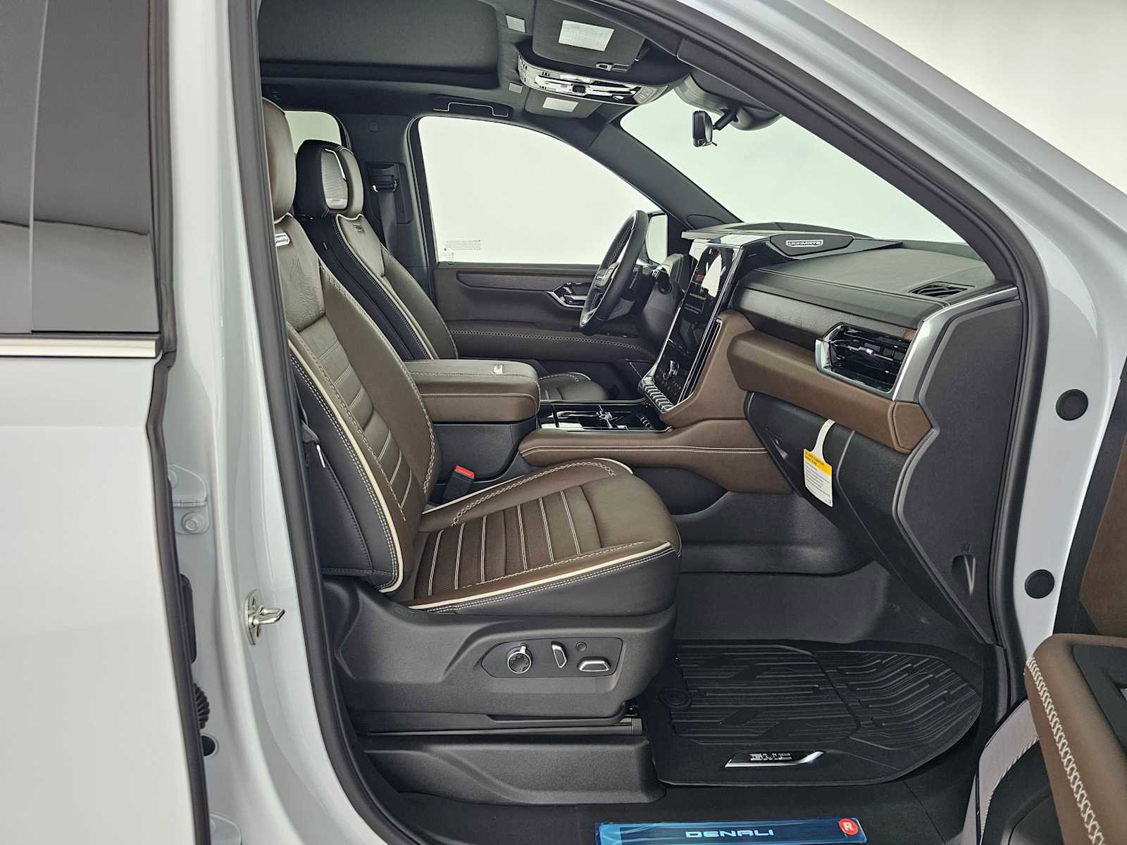 New 2026 GMC Yukon XL Denali Ultimate w/ LPO, Illumination Package image 10