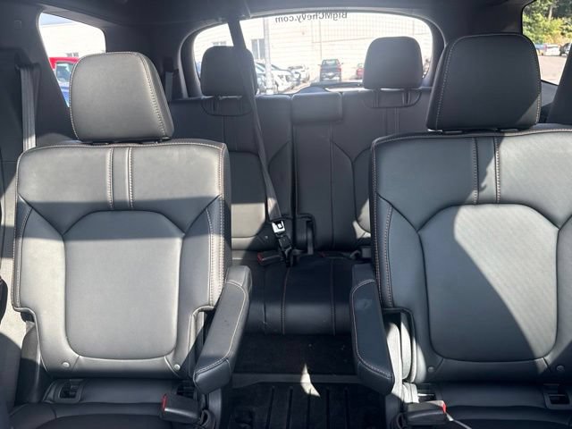 Used 2025 Honda Pilot TrailSport image 24
