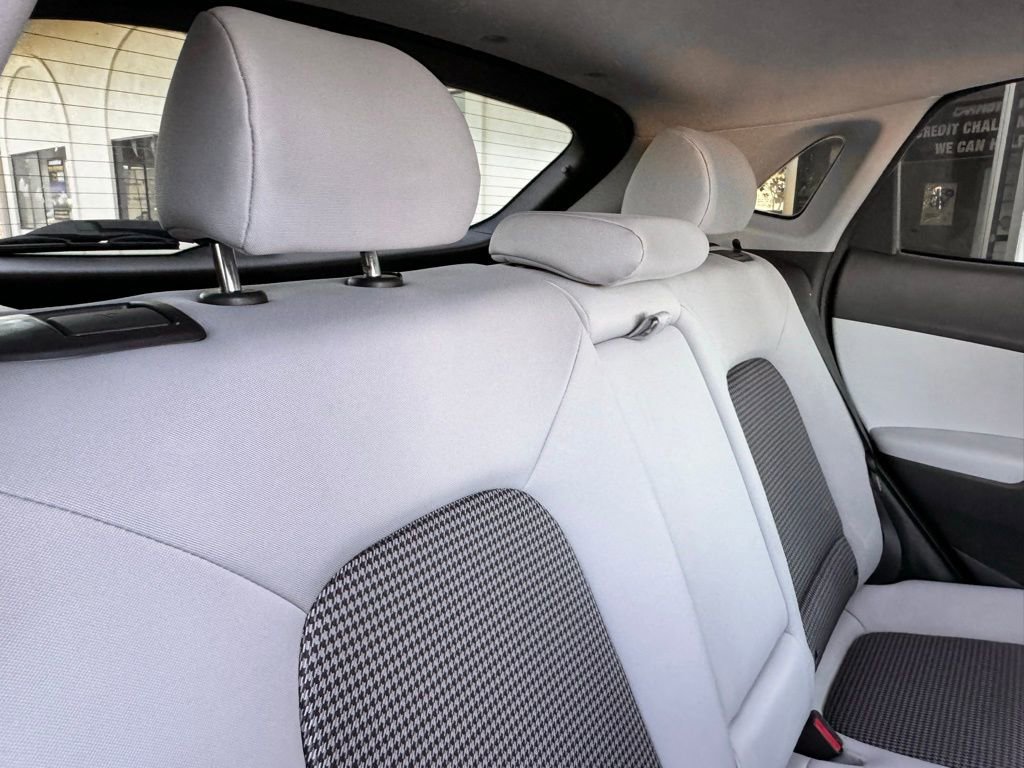 Used 2022 Hyundai Kona SE image 23