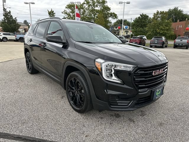 Used 2022 GMC Terrain SLE w/ Driver Convenience Package AWD/4WD image 11